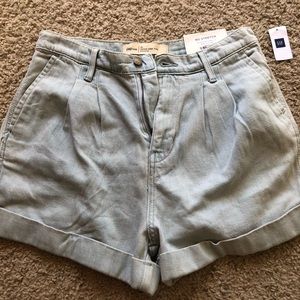 High rise gap shorts